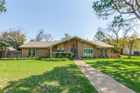 Photo of 4818 Thunder Road, Dallas, TX 75244 (MLS # 21196491)