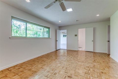 Tiny photo for 4818 Thunder Road, Dallas, TX 75244 (MLS # 21196491)