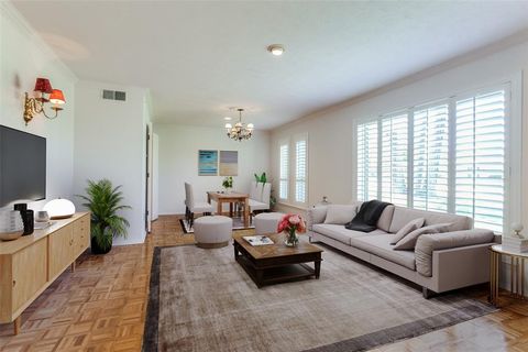 Tiny photo for 4818 Thunder Road, Dallas, TX 75244 (MLS # 21196491)