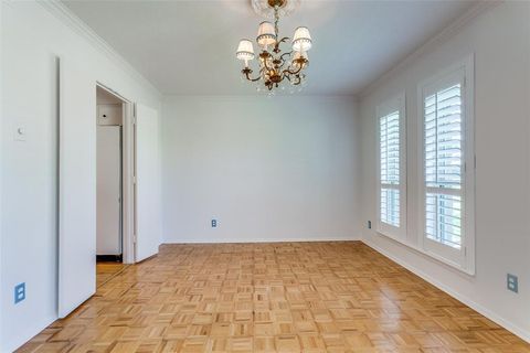 Tiny photo for 4818 Thunder Road, Dallas, TX 75244 (MLS # 21196491)