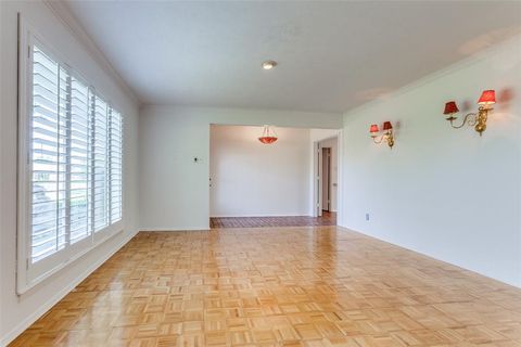 Tiny photo for 4818 Thunder Road, Dallas, TX 75244 (MLS # 21196491)