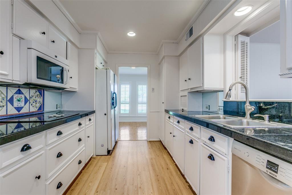 Schreiber Manor 03 Inst Rev - Residential