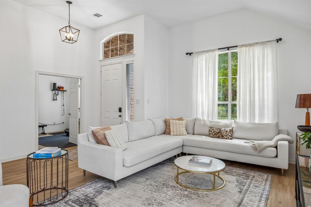 7462 Chinaberry Lane