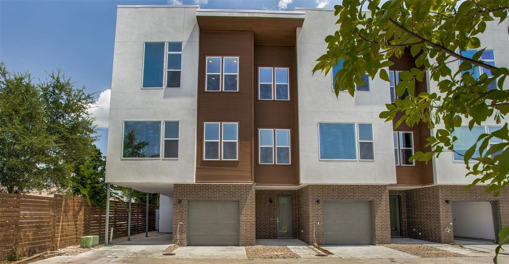 View Dallas, TX 75218 townhome