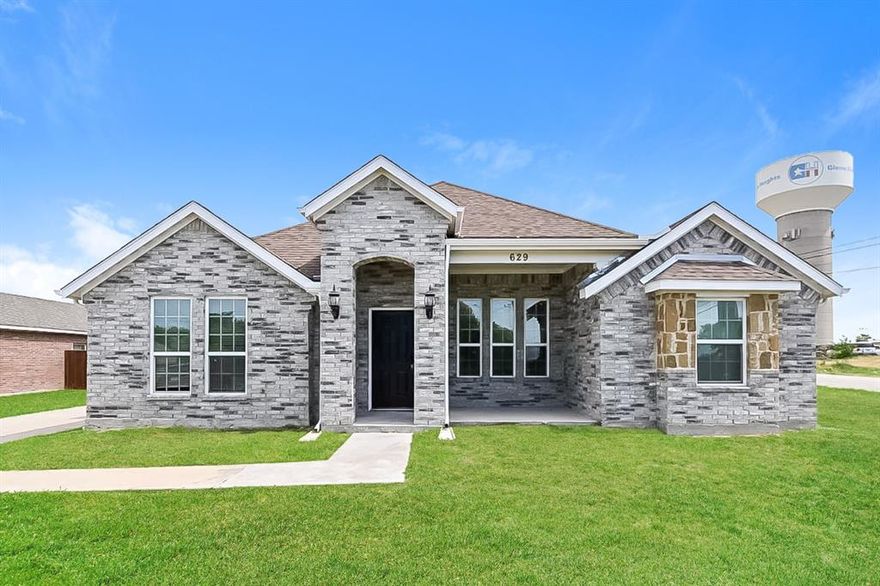 This pet-friendly home features modern finishes and a functional layout with ample kitchen storage, spacious living areas, and abundant natural light throughout. The private yard offers space suitable for gardening or outdoor relaxation. Conveniently located near schools, parks, dining, and local amenities. Technology-enabled maintenance services provide added convenience, and self-touring is available daily from 8 AM to 8 PM. Application details: one-time application fee of $50 per adult, a security deposit equal to one month’s rent, and applicable fees for pets ($250 non-refundable deposit + $35 per month per pet), pools ($150 per month), septic systems ($15 per month), and any applicable HOA amenity fees. We do not advertise on Craigslist or request payment by check, cash, wire transfer, or cash apps.