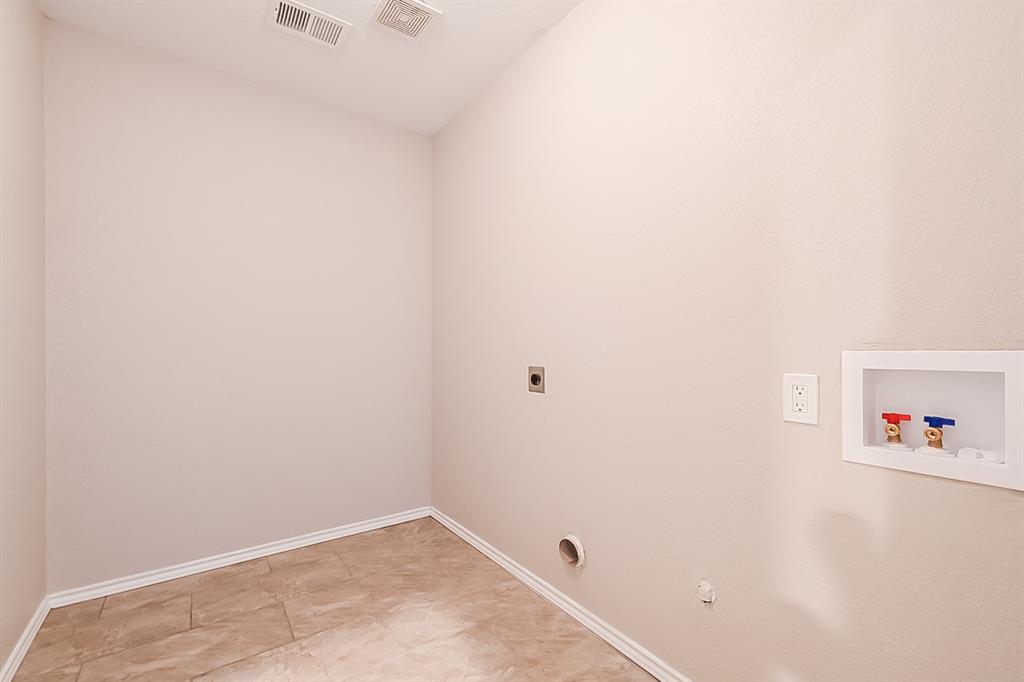 Lindell Estates - Residential Lease