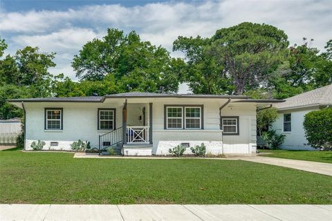 10225 Pinecrest Drive Dallas TX 75228