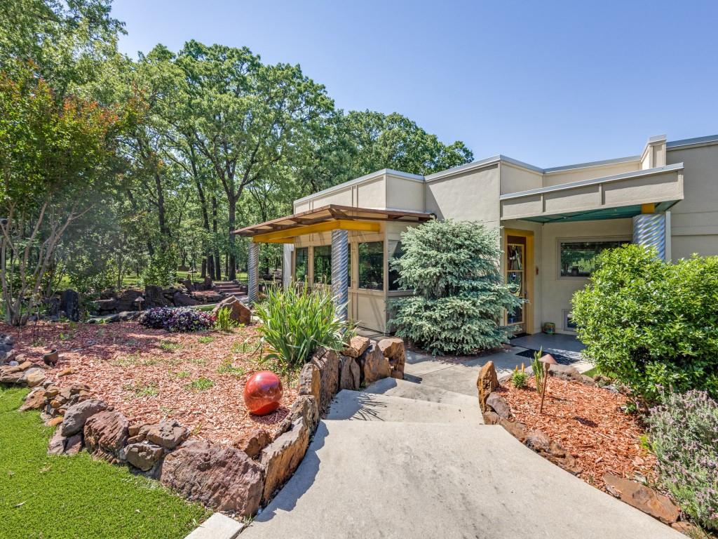 299 Shadow Lakes Drive