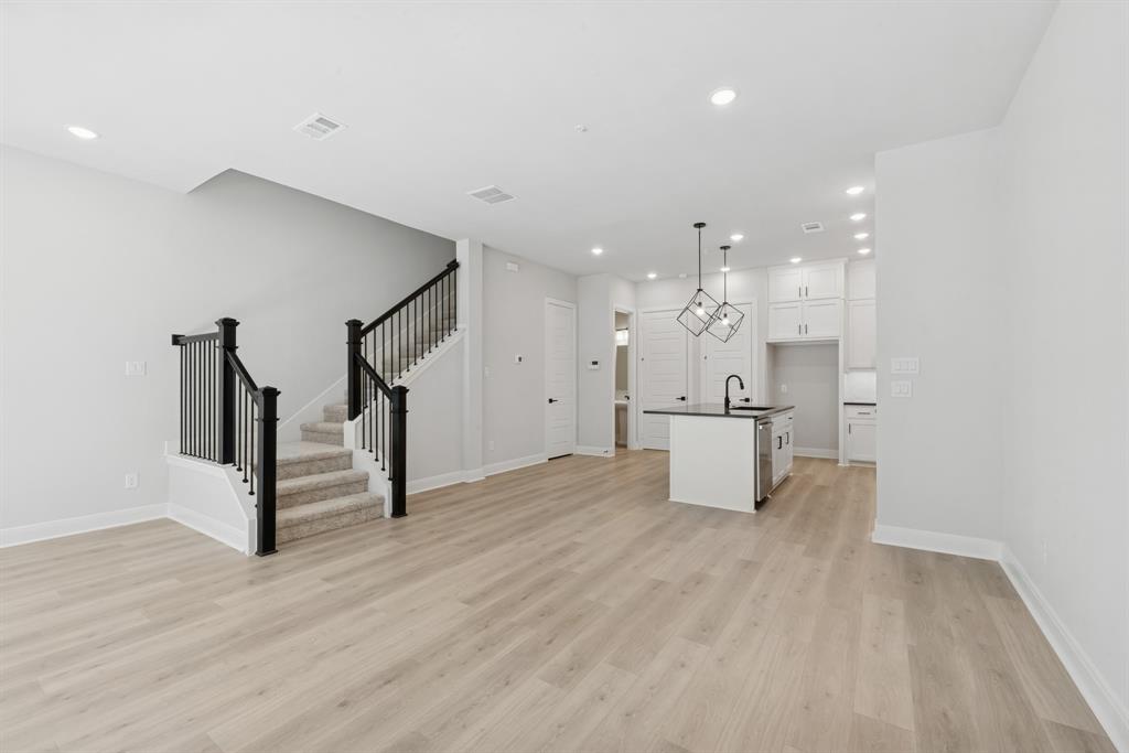 Hillside at Las Colinas - Residential