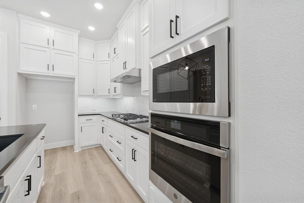 Hillside at Las Colinas - Residential