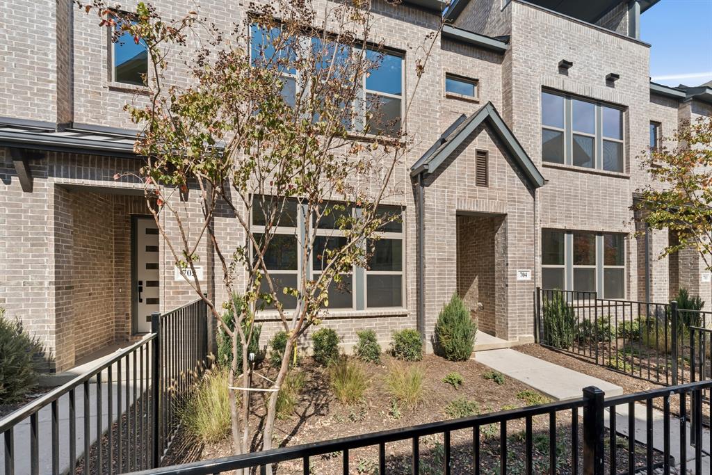 Hillside at Las Colinas - Residential