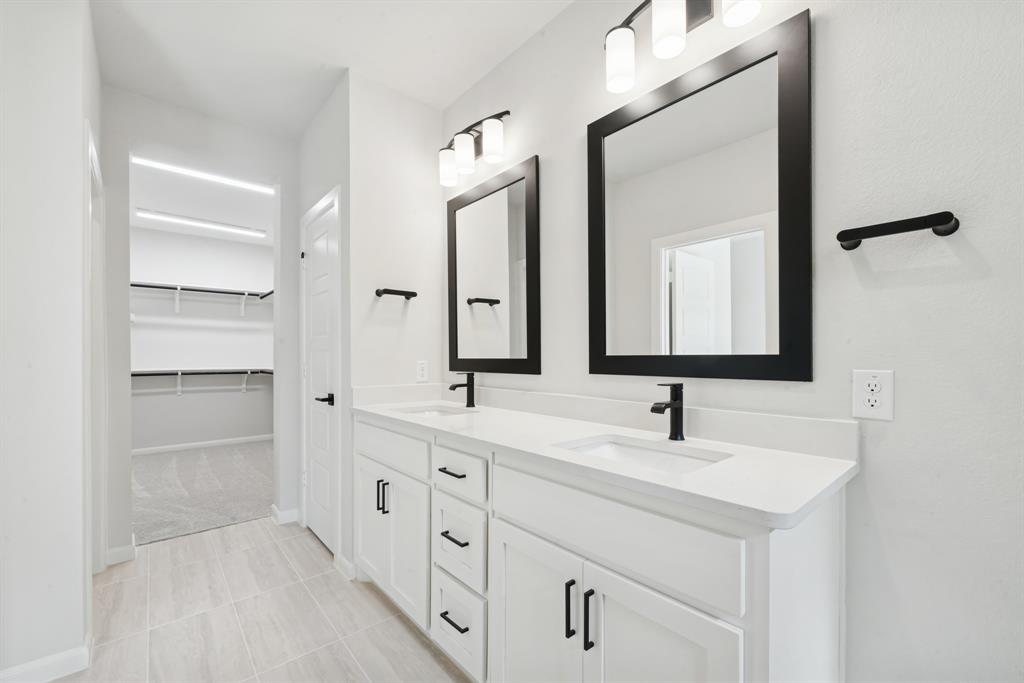 Hillside at Las Colinas - Residential