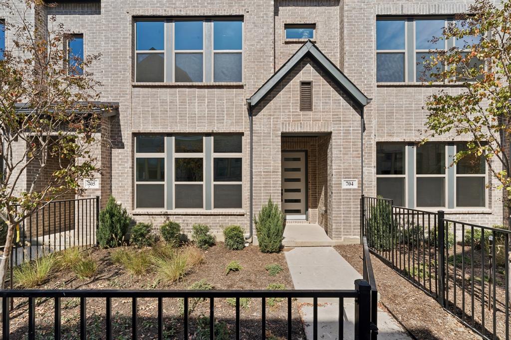 Hillside at Las Colinas - Residential