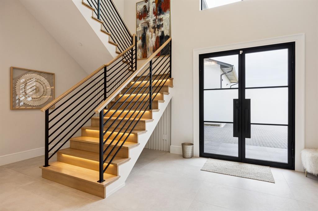 424 Regal Lane