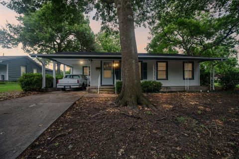 307 Pendleton Street Farmersville TX 75442