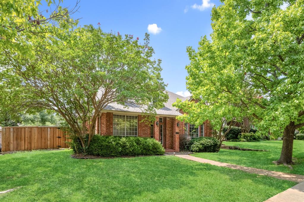 1404 Honey Locust Drive