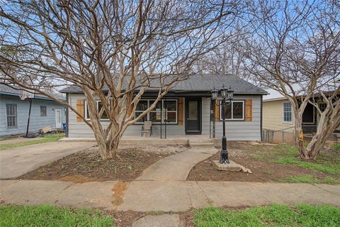 Photo of 1411 W Gandy Street, Denison, TX 75020 (MLS # 21363820)