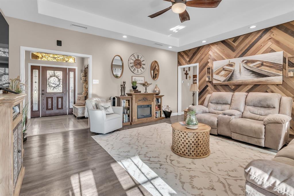 Decordova Bend Estate - Residential