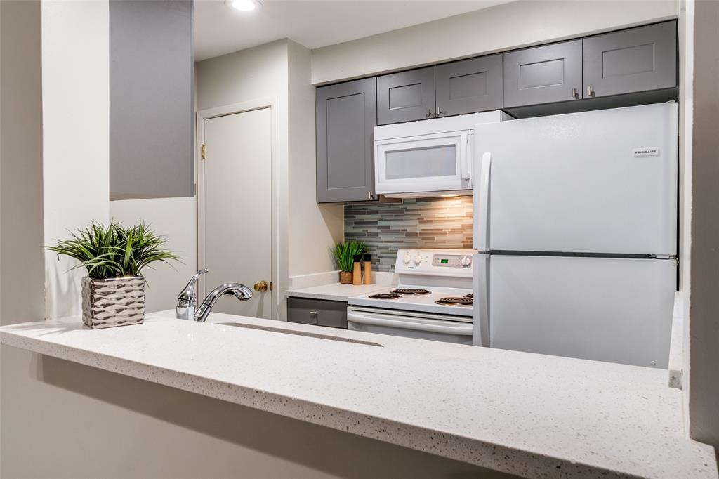 Arrangement Condo - Residential