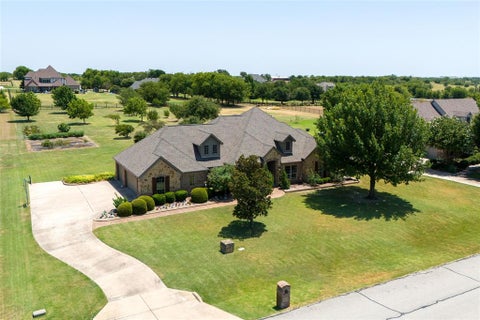 Photo of 11082 Sarah Lane, Fort Worth, TX 76179 (MLS # 21347459)