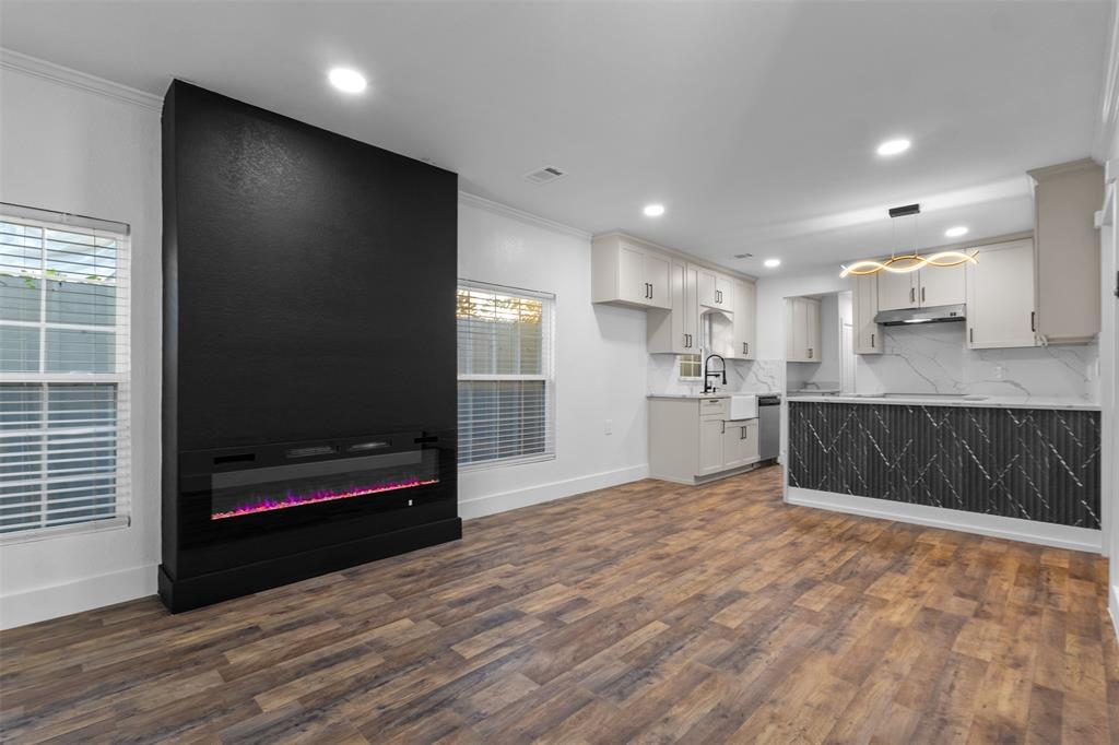 Terrace Home - Residential