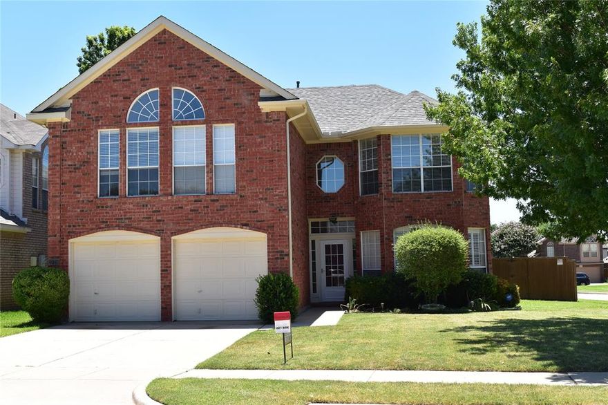 This wonderful home located on an oversized corner lot offers 4 bedrooms all upstairs. 2.5 baths. Formal living and dinning. New vinyl floor in entry, living room, family room, dinning room and game room. Large family room with a gas fireplace. Inviting kitchen with dbl ovens, granite count top and vinyl floor, and a movable island. Spacious master suite with jetted tub and separated shower, 4th bedroom is the perfect size for a nursery or a master sitting. Great backyard with a storage bldg.