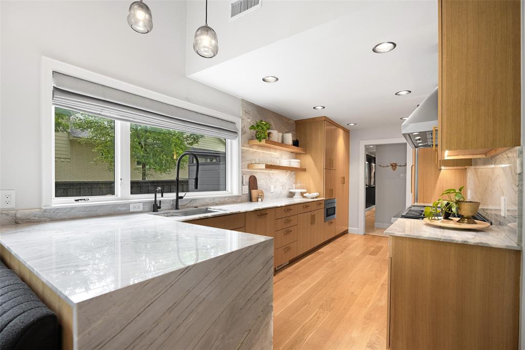 White Rock North Add 9th Instl - Residential