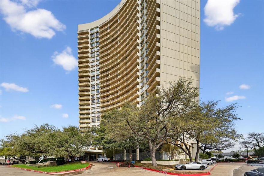 Investment property at $2150 a mo income! Pied-a-terre on the penthouse floor, skyline views south! Magnificent sunrises and sunsets. Floor to ceiling windows span entire space, opening from both rooms to the 35' balcony. Completely remodeled with beautiful flooring. Good closet space. The open floor plan, huge balcony and skyline views make this property feel much larger. This is a unique opportunity with incomparable ease! Stroll to grocery store in Preston Center, UP Library, dozens of restaurants, and so much more. NorthPark Shopping Center is close. Be downtown in 10 minutes. The commercial areas offer various salons, barber shops, Wellness Center, and more. The HVAC is a 4-pipe system with heat and cool all year round! HOA covers the HVAC system’s repairs and maintenance, most utilities, and full use of building amenities. Amenities include pool, firepit, fitness center, community laundry, community room, library, tennis, and dog park.