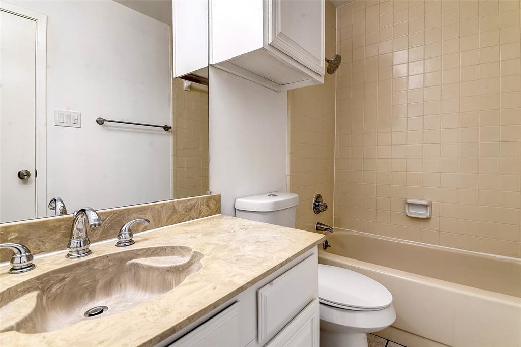 Cobblestone Condo - Residential