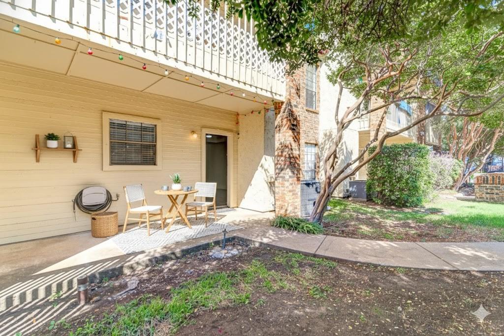 Cobblestone Condo - Residential