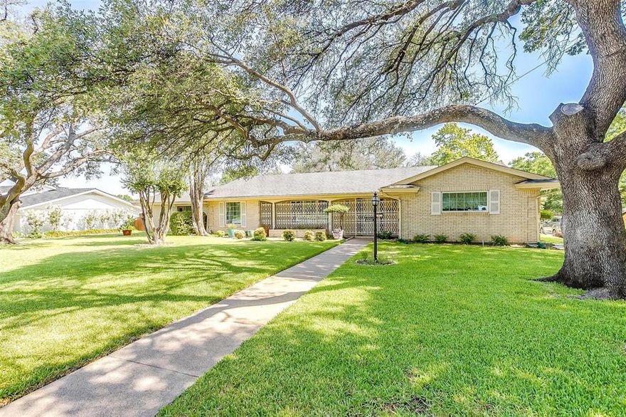 Great opportunity to buy a fantastic home in Ridgmar just one block from Westover Hills. This ranch-style, brick home has helpful updates that will save you the work and expense such as updated windows, newer HVAC, and an updated water heater. A treasure for terrazzo lovers is the original flooring in the front entry. The kitchen and breakfast areas are open to the family room adding to good interior flow. Beautiful mature trees in the front and back yards. This house is on a desirable block in Ridgmar and the lot is very level making it easy to add a pool or expand on the house.