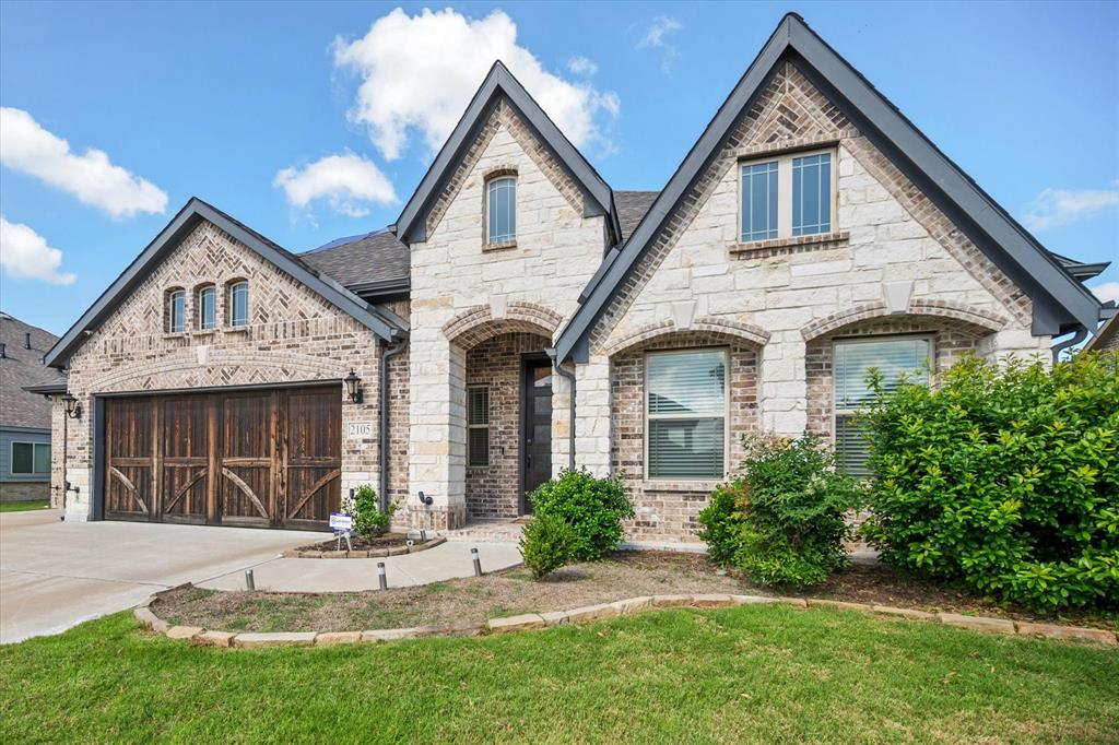 2105 Flora Lane