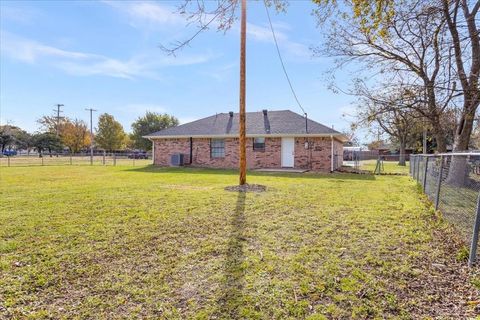 A home in Leonard