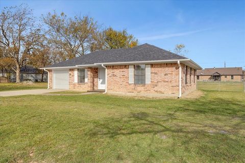 A home in Leonard