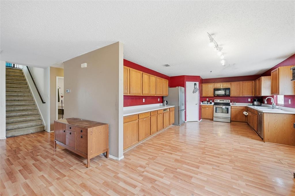 2333 Avalon Creek Way