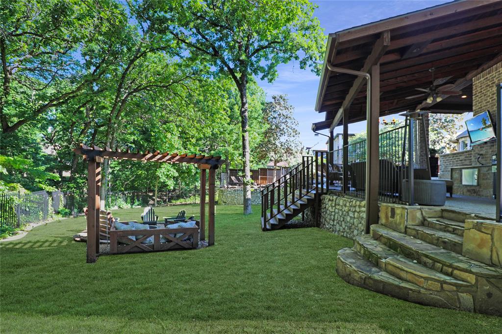 2128 Surrey Lane