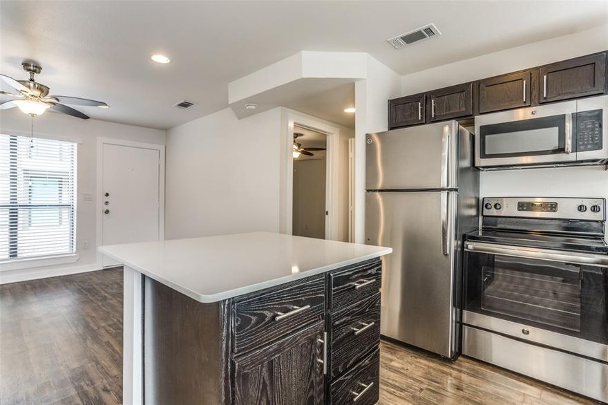 This 1 bedroom and 1 Bath has renovated from floor-to-ceiling, this vintage-meets modern, quaint residential community has incredible upside. Walking distance to all the sights and sounds on Henderson Avenue. Inside the apartments are all-new flooring and tile, designer cabinetry, island kitchens, included stackable washer dryer, and premium stainless appliances like flat-surface stoves. Outside apartment doors is a fully-gated property that includes controlled access, gated parking, a modern and inviting courtyard, new outdoor furniture, grilling area, and more. Contact us today to schedule a tour and don't forget to mention our DEPOSIT FREE OPTIONS!