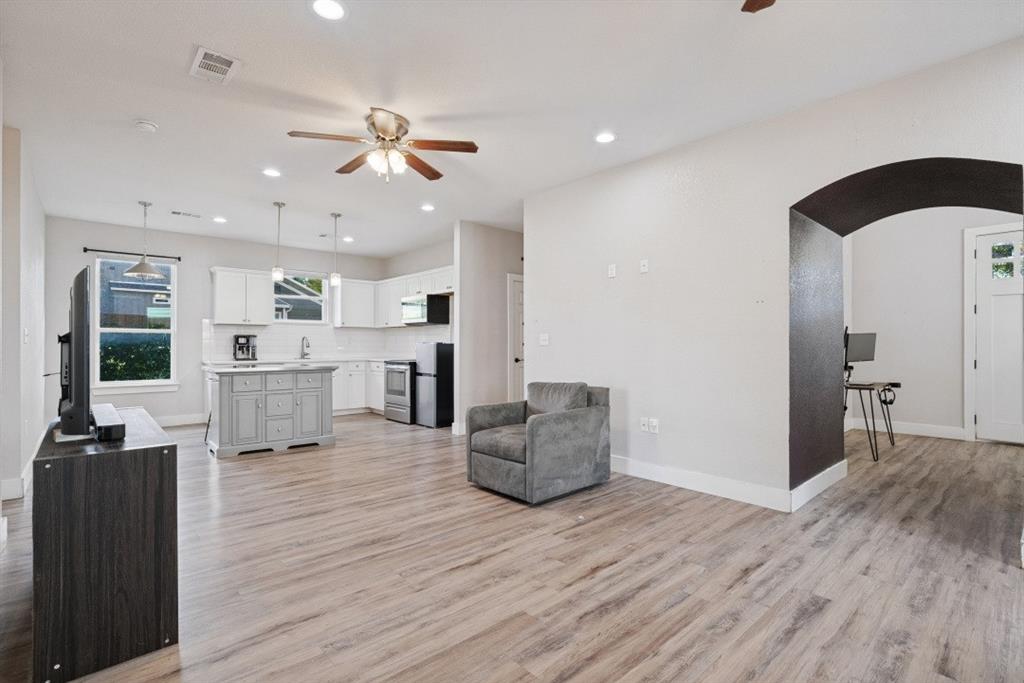 510 W Ball Street