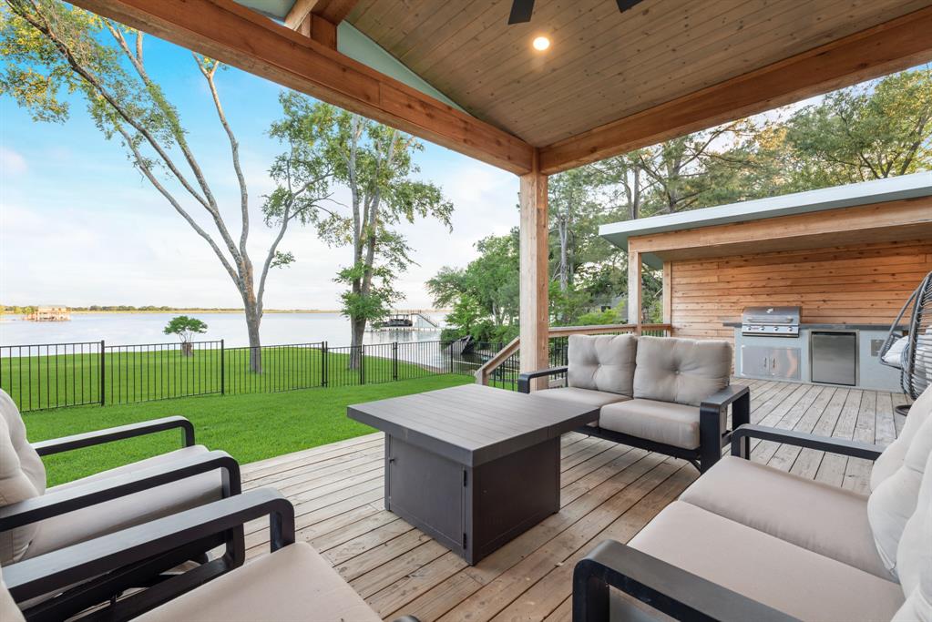 9 Southshore Circle