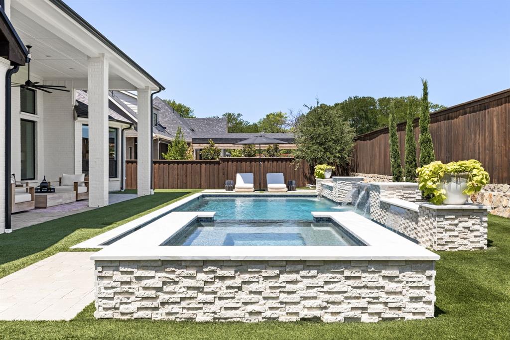 Mustang Lakes Ph Five - Residential