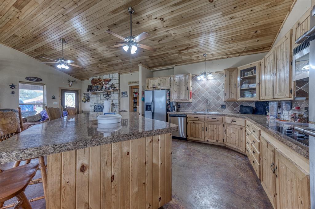 2975 N Fm 1702