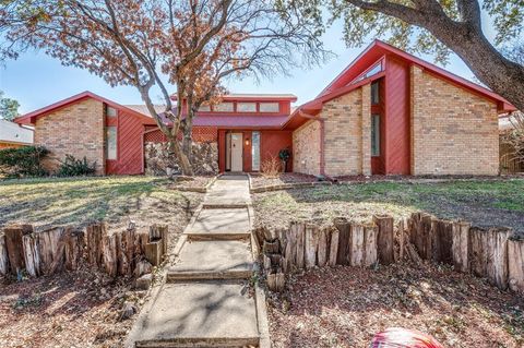 Photo of 3808 E Runge Court E, Irving, TX 75038 (MLS # 21173262)