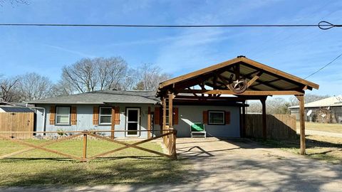 Photo of 9206 Morris Drive, Hawk Cove, TX 75474 (MLS # 21147716)