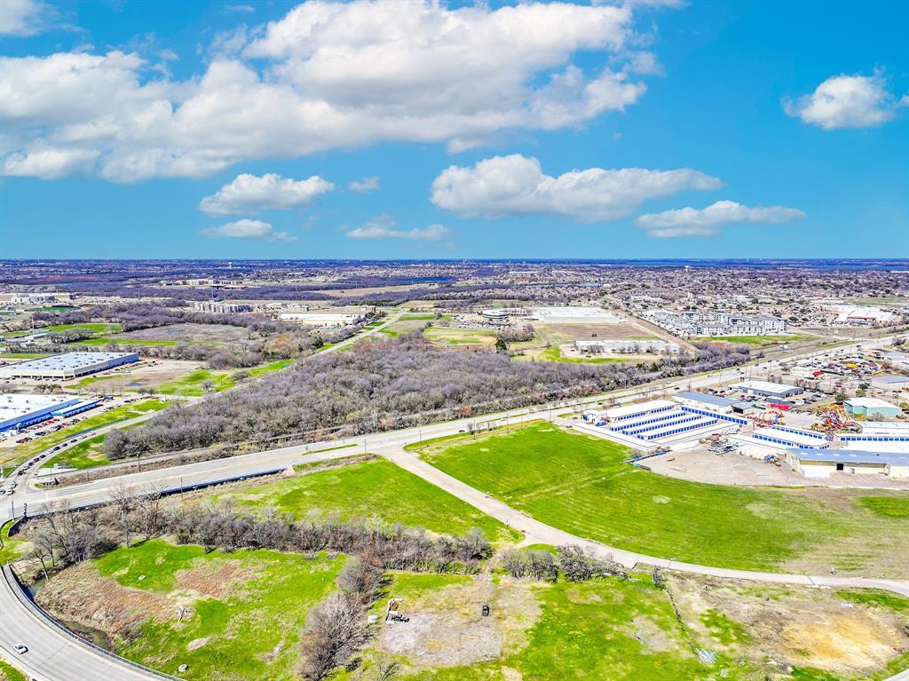 611 Sanden Boulevard Lot 4