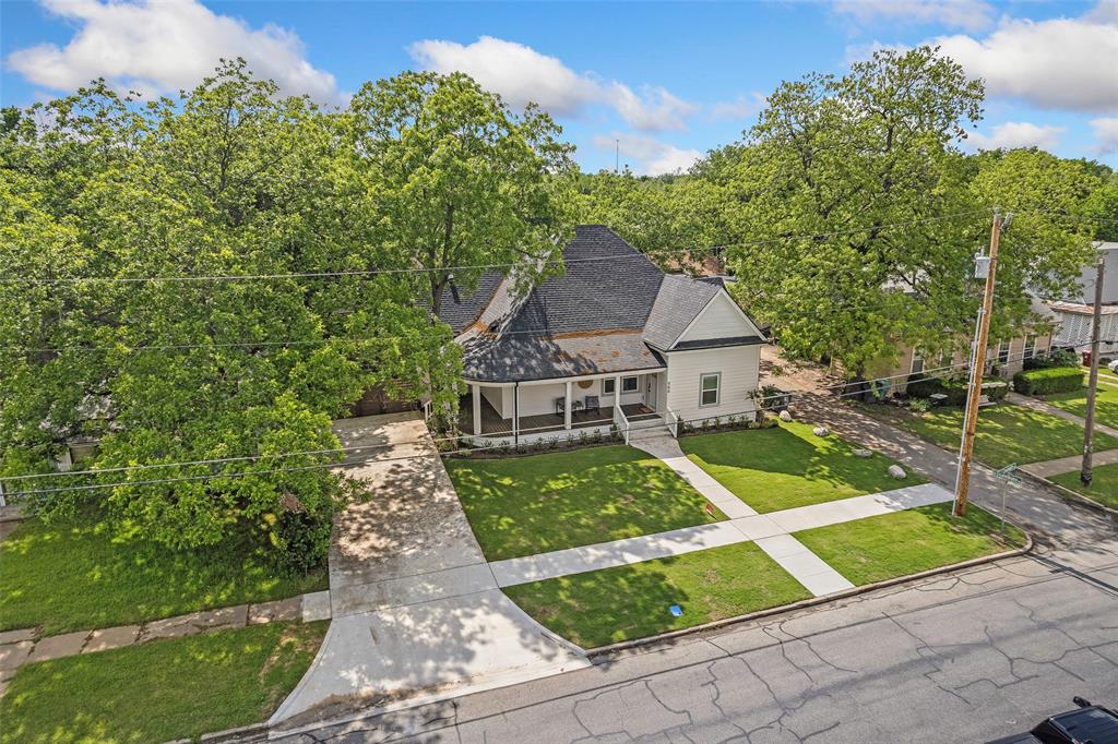 700 S Crockett Street