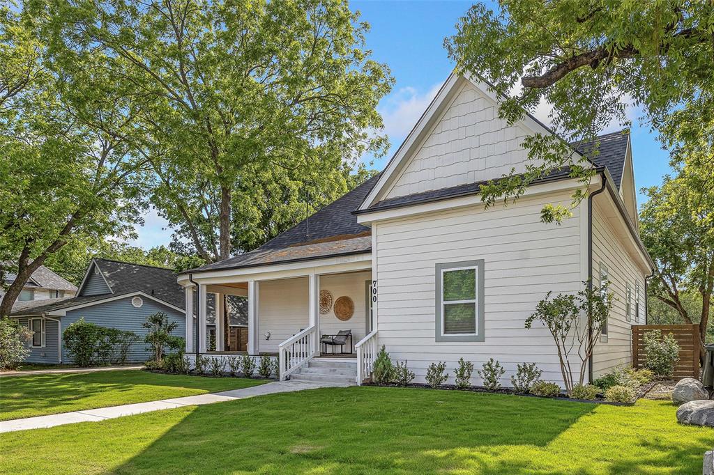 700 S Crockett Street