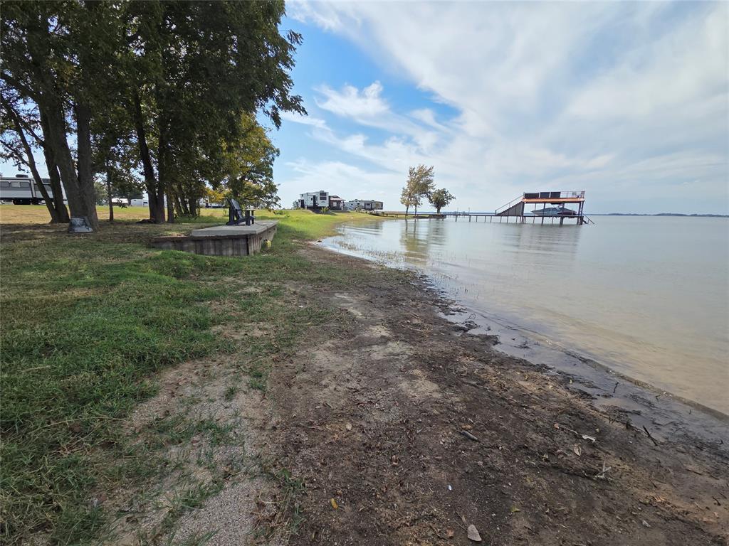 Peninsula Point - Land