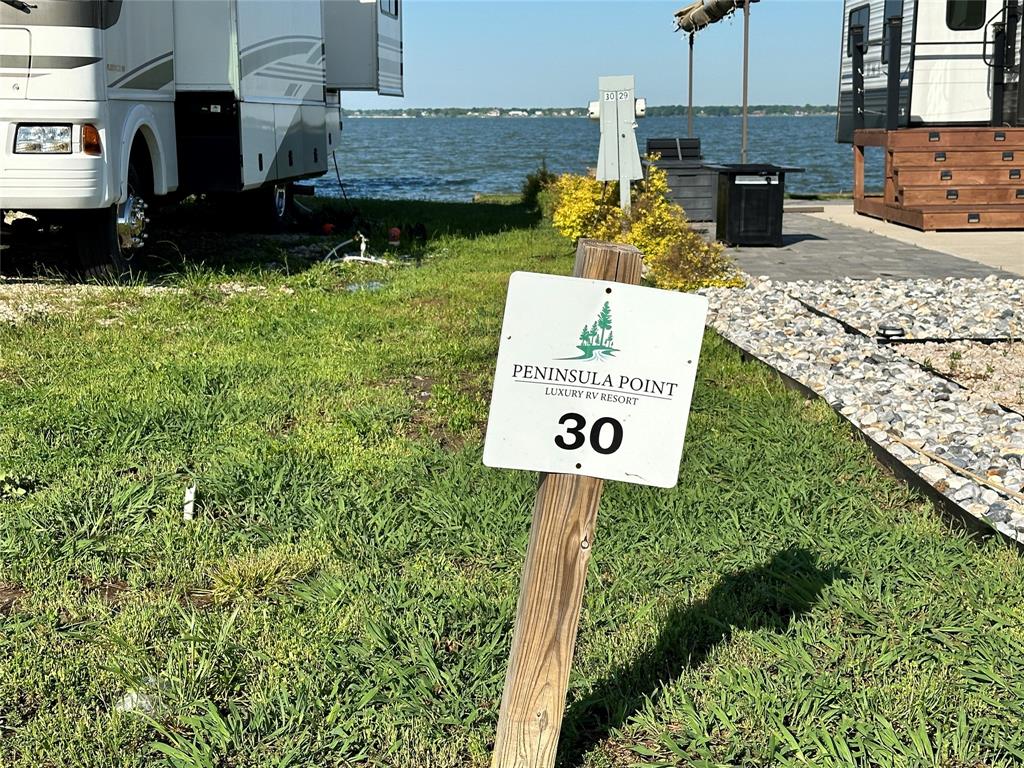 Peninsula Point - Land