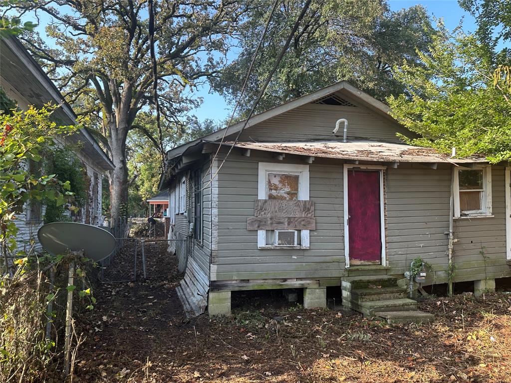 2532 Lillian Street