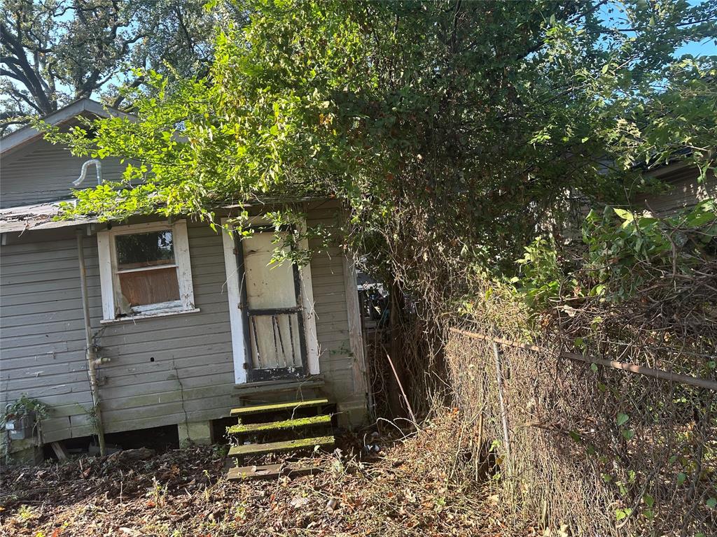 2532 Lillian Street